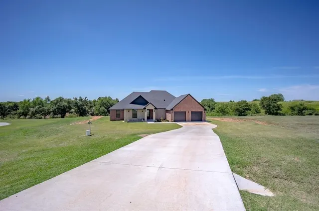 Photo 2 — 2040 County Road 1336, Blanchard, OK 73010