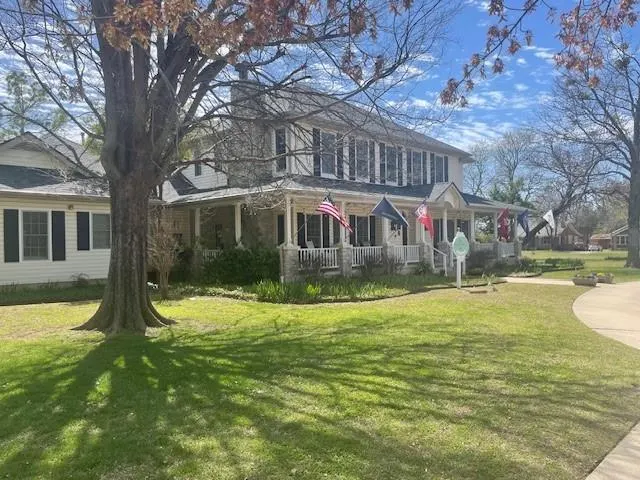 Front exterior — 322 W Tonhawa Street, Norman, OK 73069