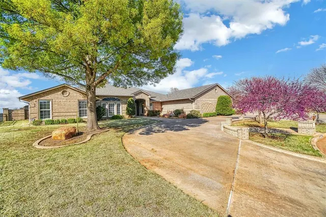 Photo 3 — 417 Pheasant Circle, Altus, OK 73521
