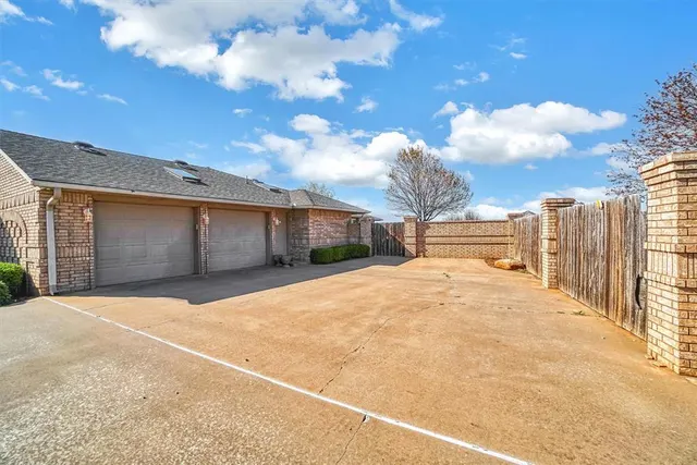 Photo 5 — 417 Pheasant Circle, Altus, OK 73521