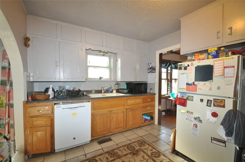 Photo 5 — 2716 NW 12th Street, Oklahoma City, OK 73107
