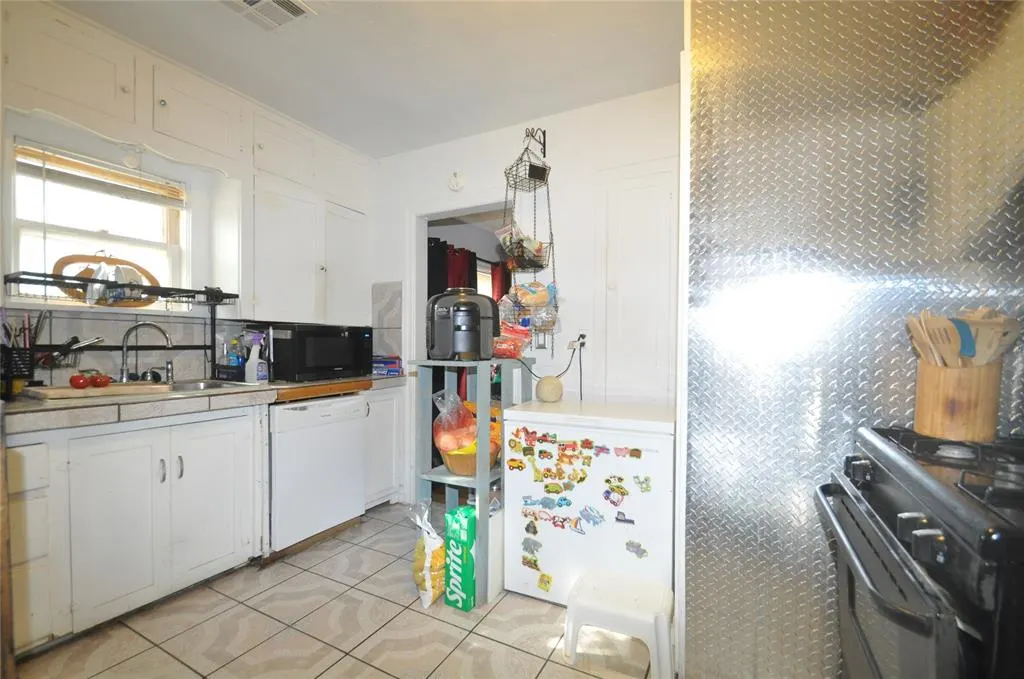 Photo 13 — 2716 NW 12th Street, Oklahoma City, OK 73107