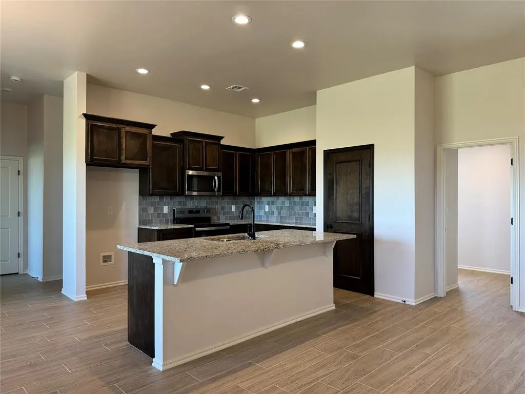 Photo 10 — 24947 Preakness Run, Cashion, OK 73016