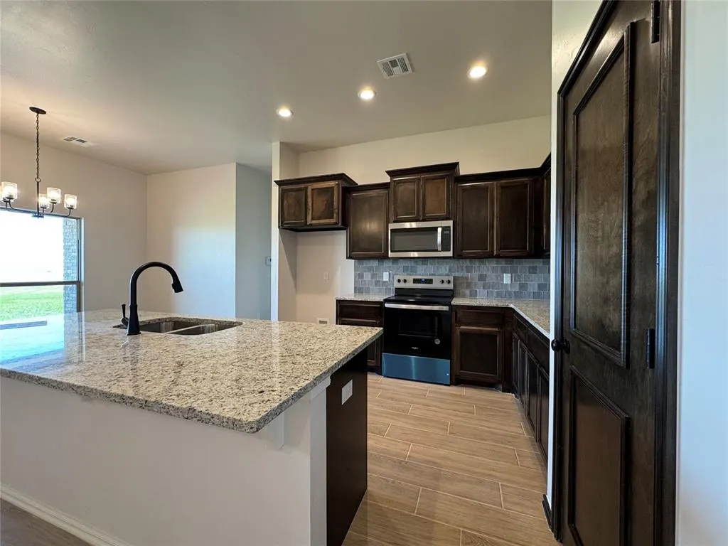 Photo 11 — 24947 Preakness Run, Cashion, OK 73016