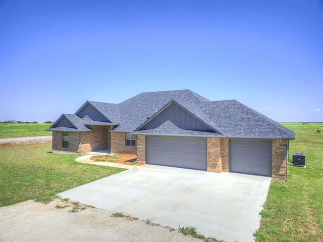 Front exterior — 24947 Preakness Run, Cashion, OK 73016
