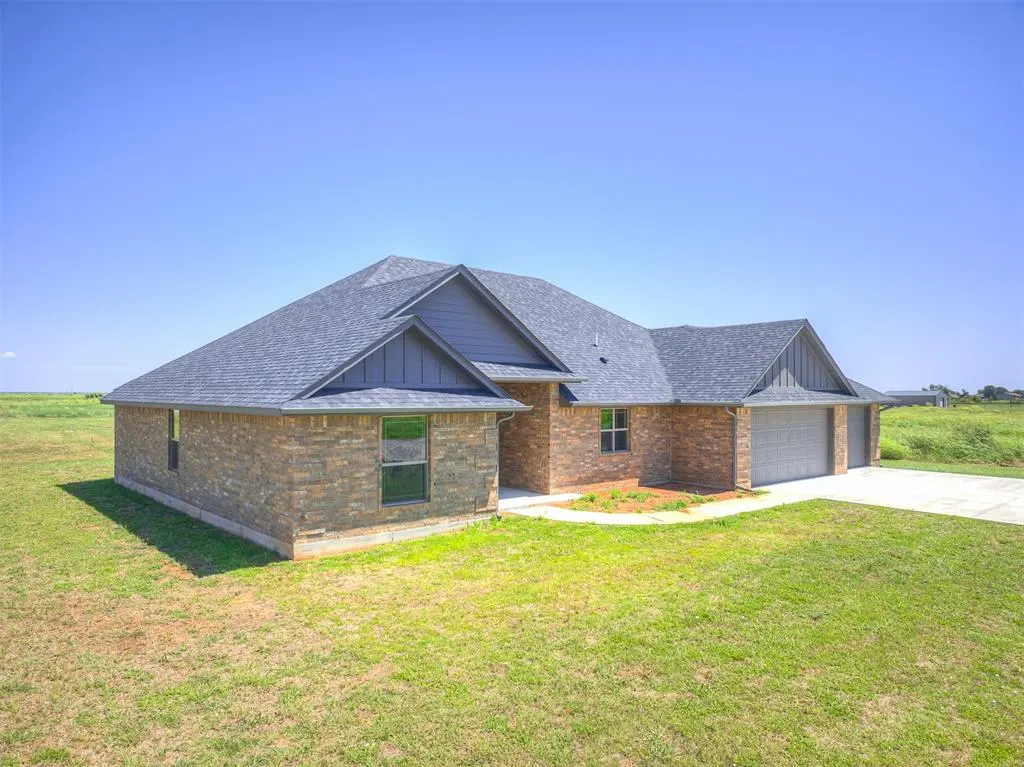 Photo 3 — 24947 Preakness Run, Cashion, OK 73016
