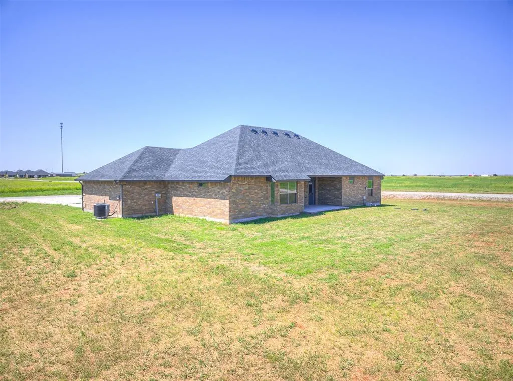 Photo 43 — 24947 Preakness Run, Cashion, OK 73016
