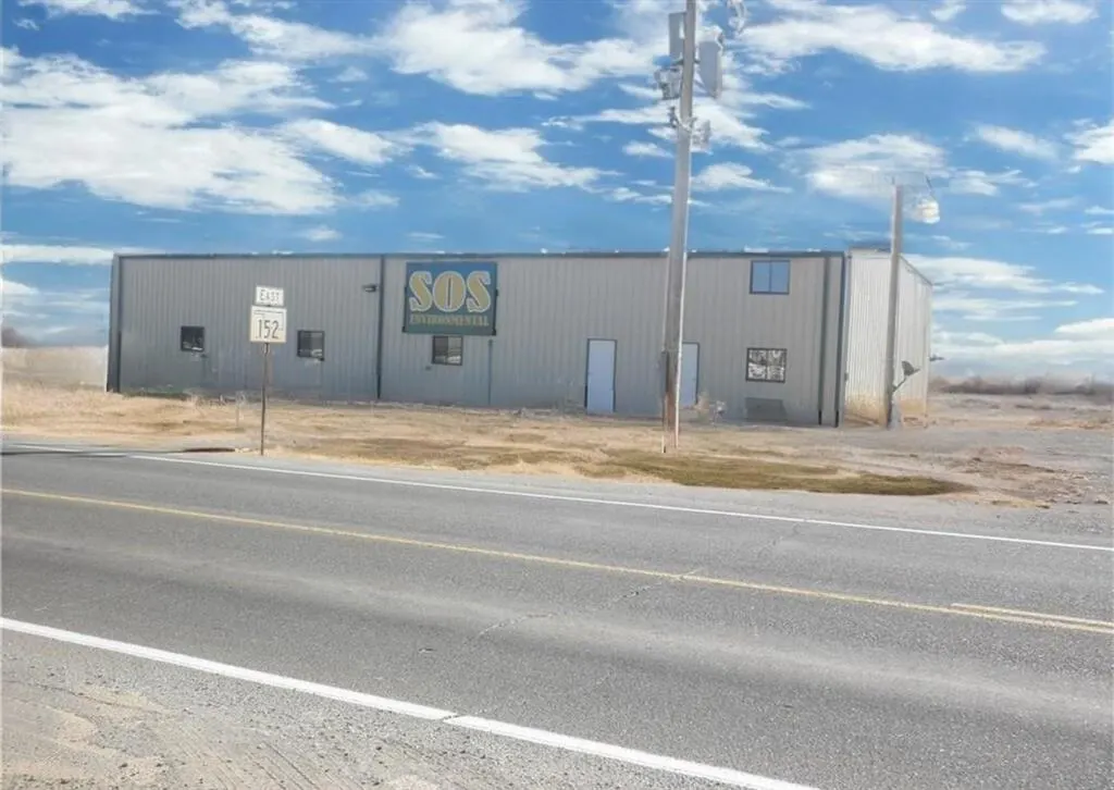 Front exterior — 17204 HWY 152, Sweetwater, OK 73666