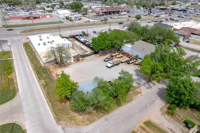 Photo 3 — 7140 NW 39th Expressway, Bethany, OK 73008