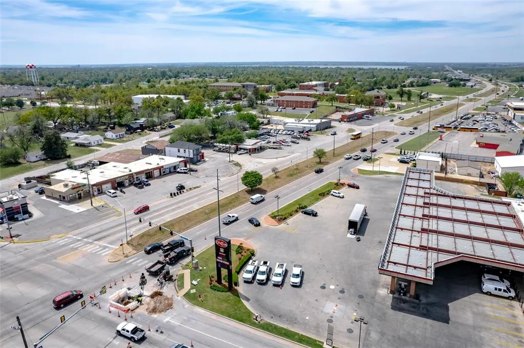 Photo 33 — 7140 NW 39th Expressway, Bethany, OK 73008
