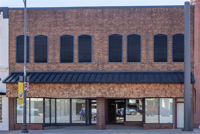 Front exterior — 106 W Main Street, Weatherford, OK 73096