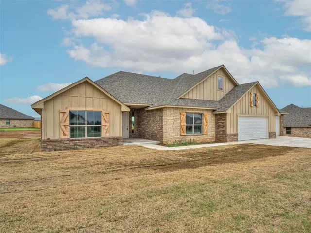 Photo 2 — 10209 Baldwin Lane, Oklahoma City, OK 73169