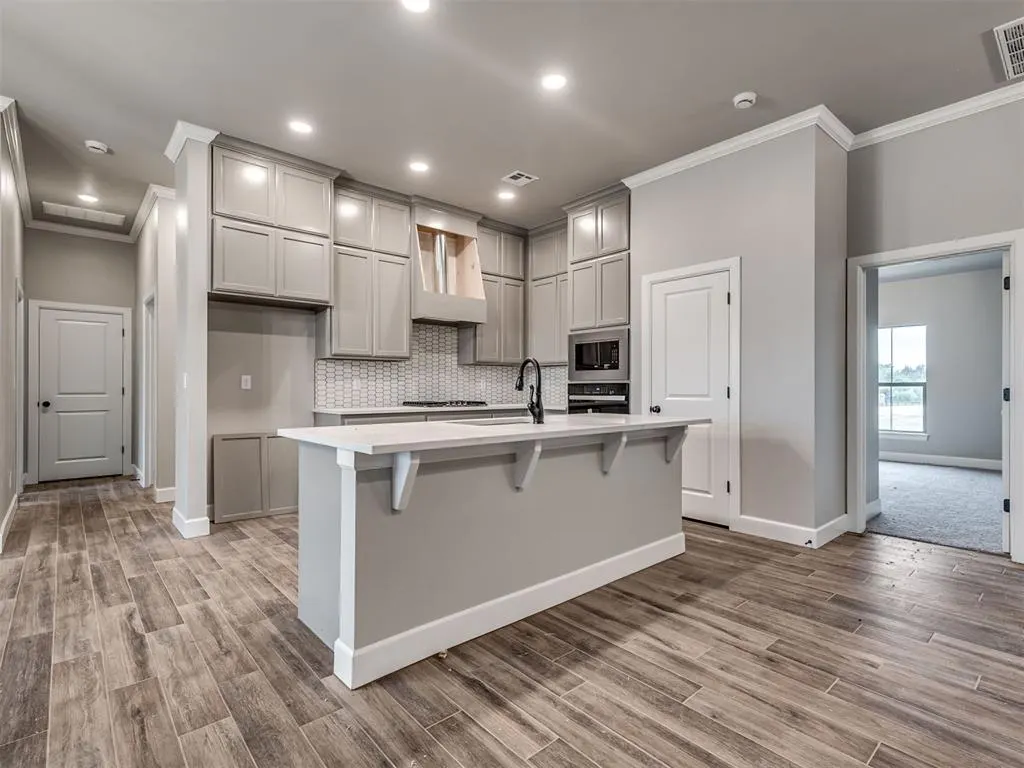 Photo 8 — 10209 Baldwin Lane, Oklahoma City, OK 73169