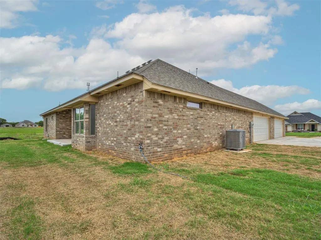 Photo 10 — 10117 Baldwin Lane, Oklahoma City, OK 73169