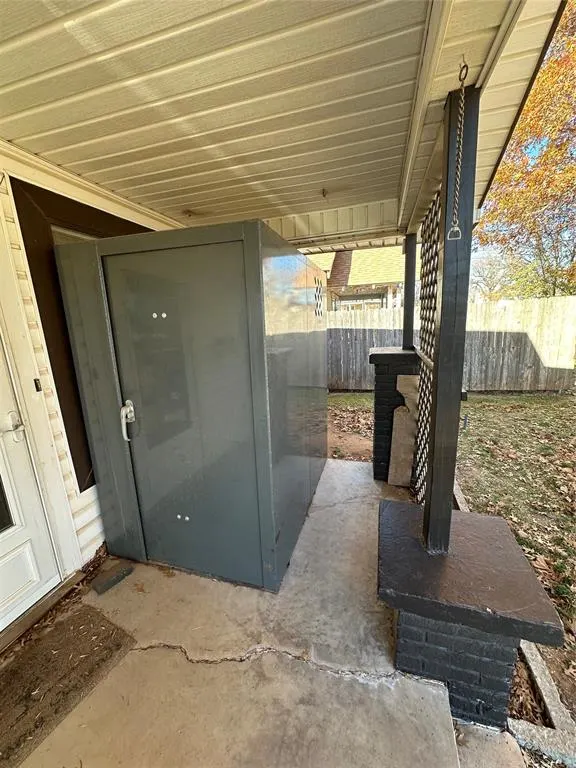 Photo 3 — 423 N Lowe Street, Hobart, OK 73651