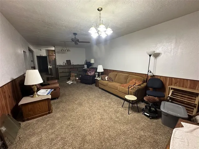 Photo 4 — 423 N Lowe Street, Hobart, OK 73651