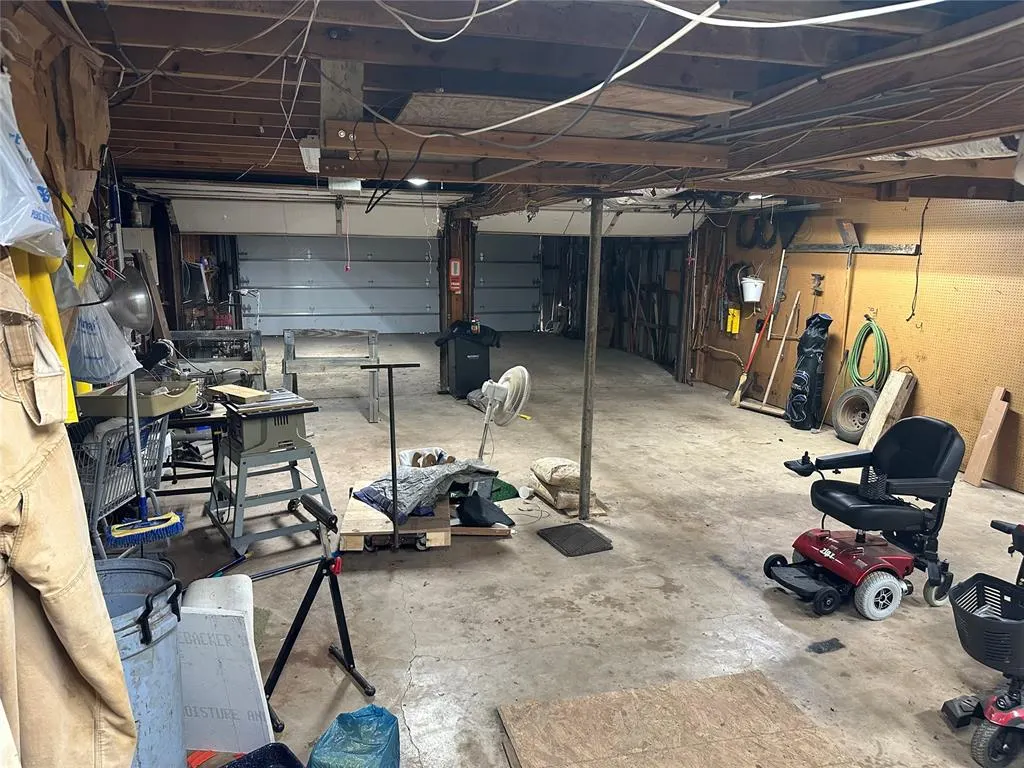 Photo 10 — 423 N Lowe Street, Hobart, OK 73651