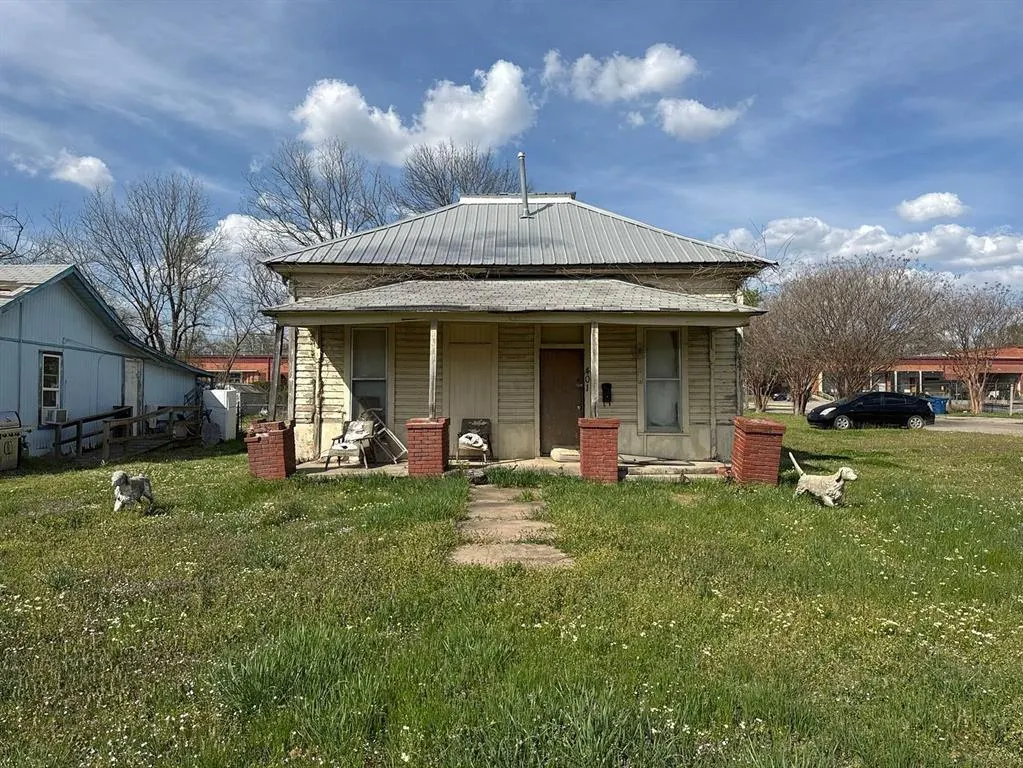 Front exterior — 401 W Cherokee Avenue, McAlester, OK 74501