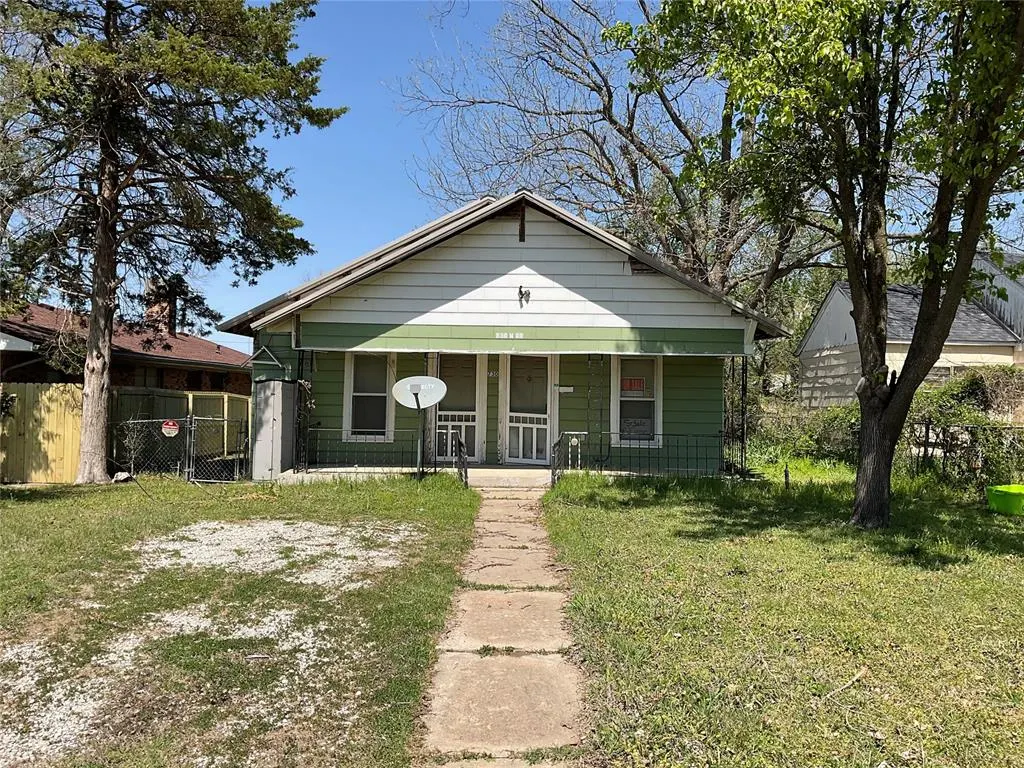 Front exterior — 730 W 19th Street, Ada, OK 74820