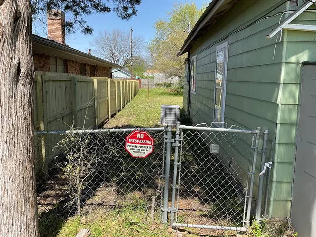 Photo 2 — 730 W 19th Street, Ada, OK 74820