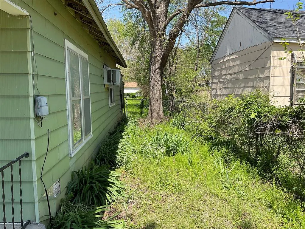 Photo 3 — 730 W 19th Street, Ada, OK 74820