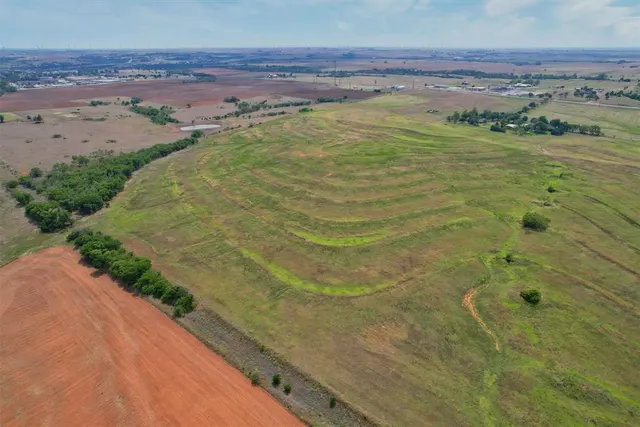 Photo 2 — 11 Lawter Road, Weatherford, OK 73096
