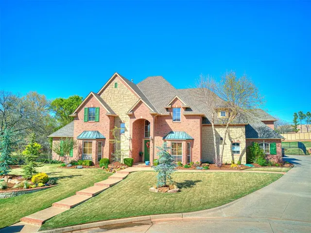 Photo 2 — 2109 Kingswood Circle, Oklahoma City, OK 73170