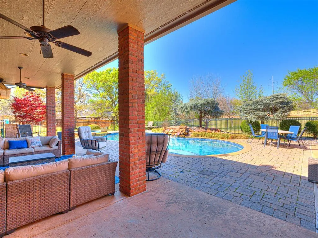 Photo 7 — 2109 Kingswood Circle, Oklahoma City, OK 73170