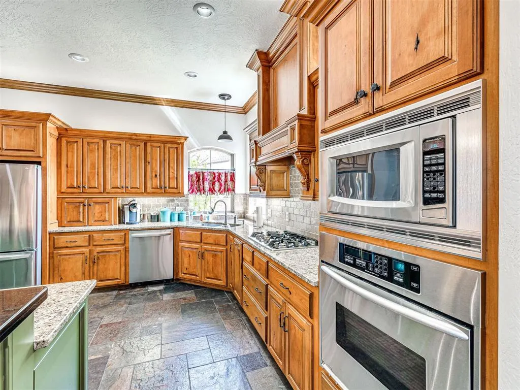 Photo 21 — 2109 Kingswood Circle, Oklahoma City, OK 73170