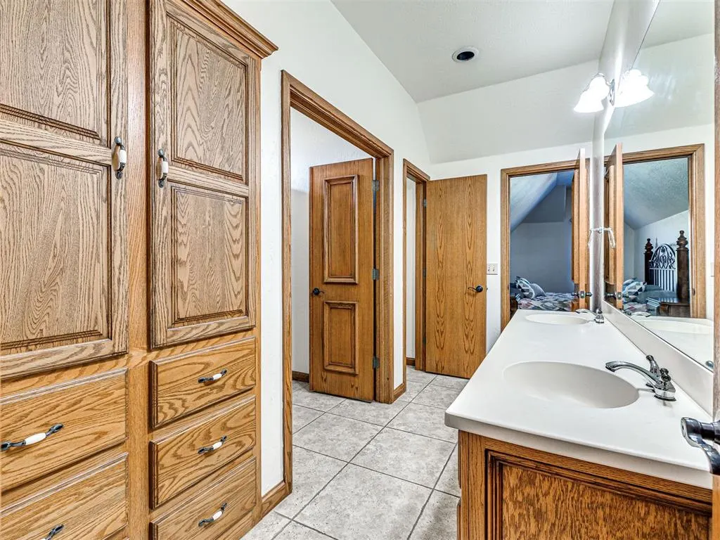 Photo 46 — 2109 Kingswood Circle, Oklahoma City, OK 73170