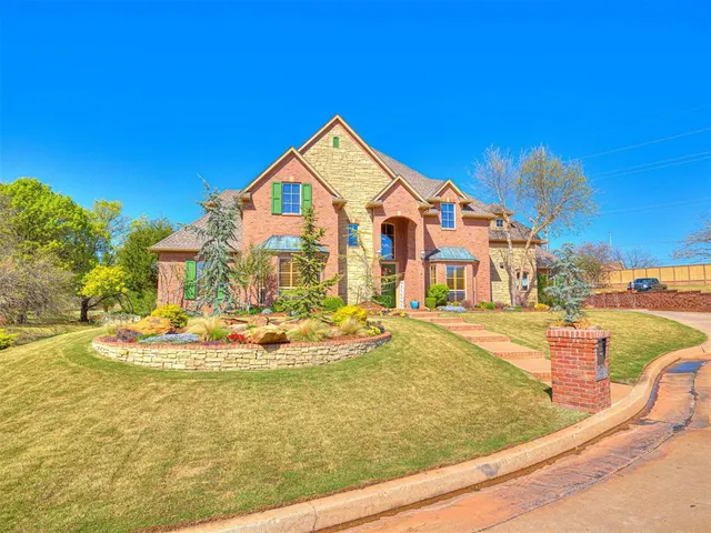 Photo 3 — 2109 Kingswood Circle, Oklahoma City, OK 73170