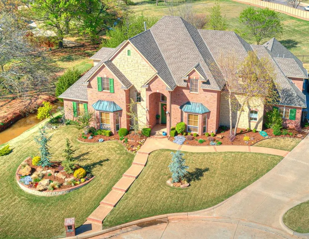 Front exterior — 2109 Kingswood Circle, Oklahoma City, OK 73170