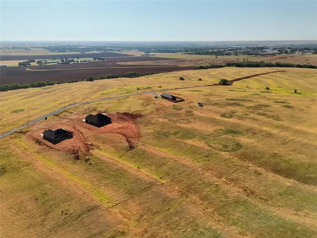 Photo 2 — 16 Lawter Road, Weatherford, OK 73096