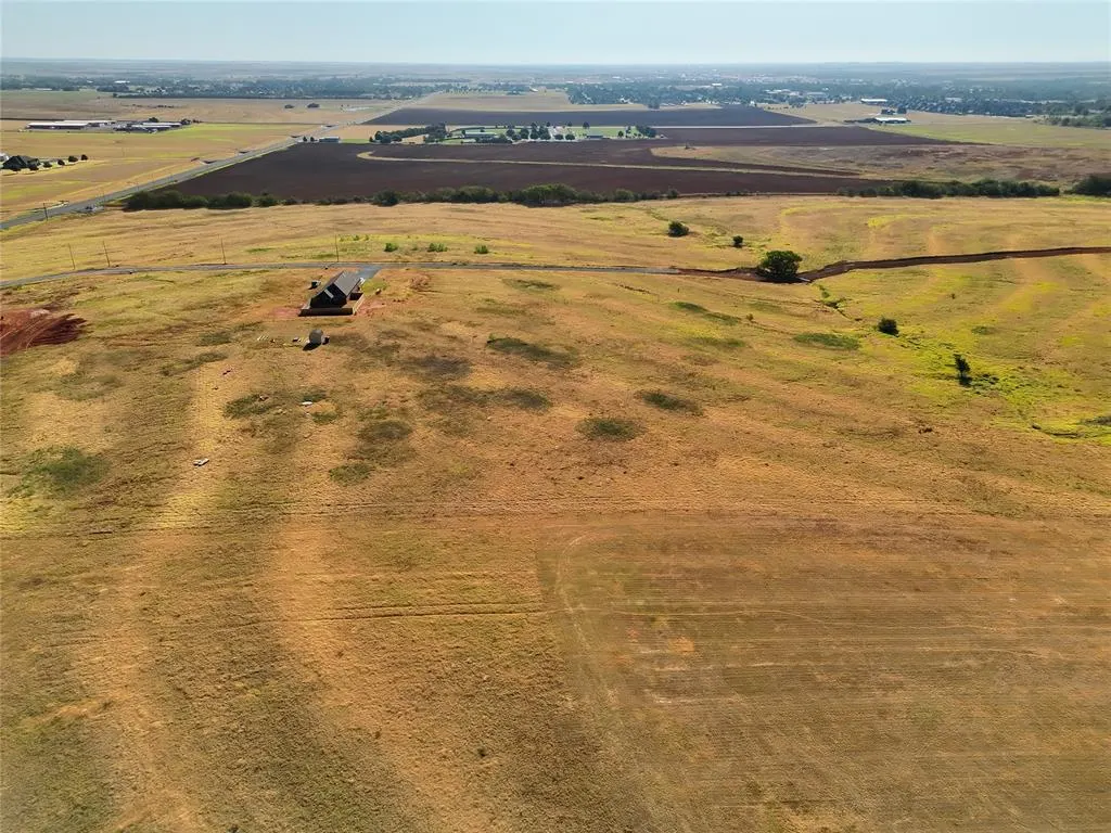 Photo 4 — 22 Lawter Road, Weatherford, OK 73096