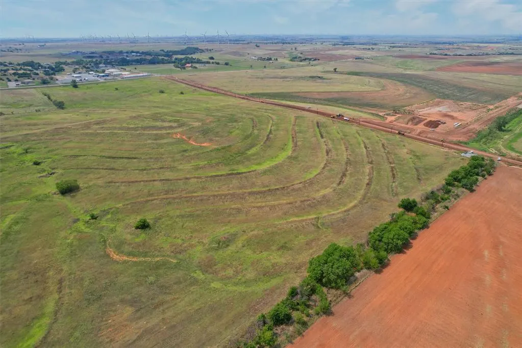 Photo 6 — 33 Lawter Road, Weatherford, OK 73096