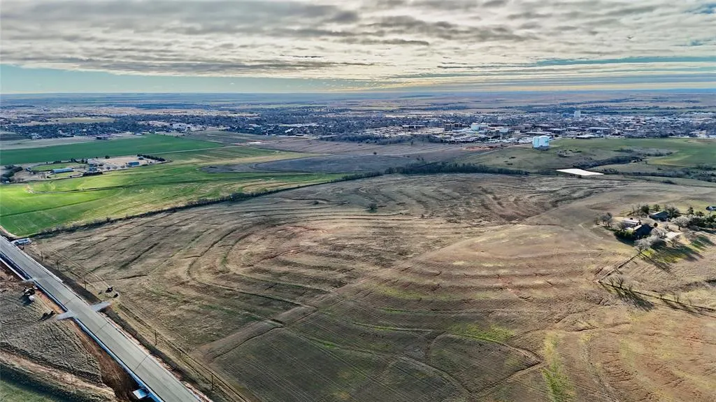 Photo 18 — 33 Lawter Road, Weatherford, OK 73096