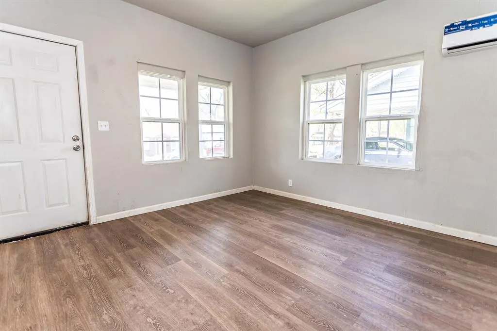 Photo 3 — 303 N Cleveland Street, Shawnee, OK 74801