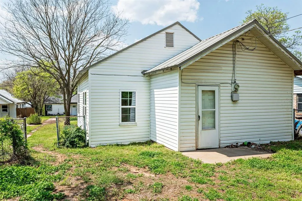 Photo 33 — 303 N Cleveland Street, Shawnee, OK 74801