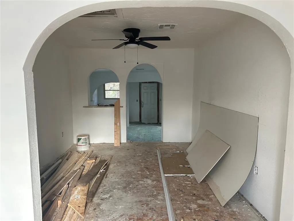 Photo 3 — 1157 E Bellevidere Drive, Oklahoma City, OK 73117