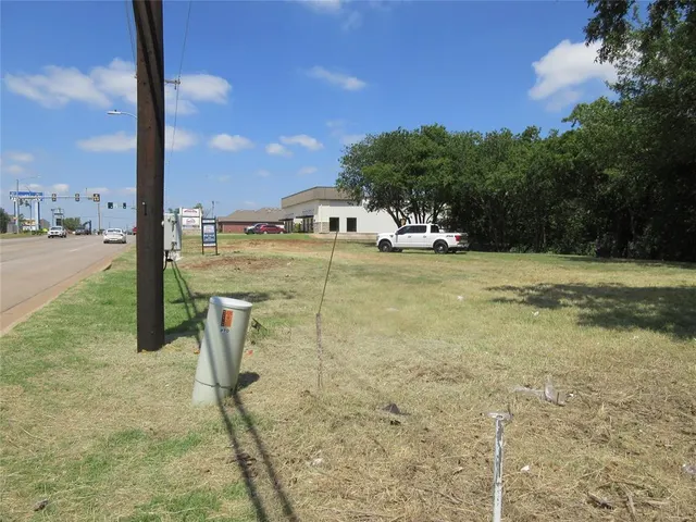 Photo 3 — 319323 SE 4th Street, Moore, OK 73160