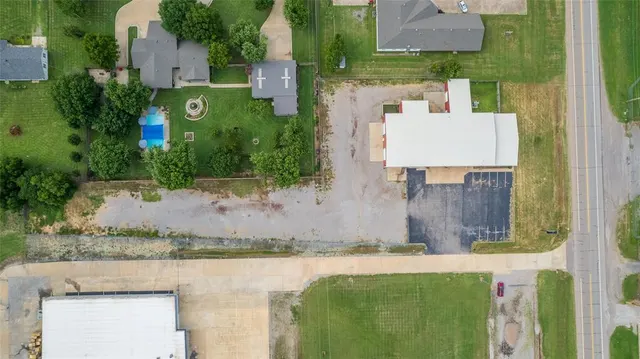 Photo 3 — 2301 S Highway 77, Pauls Valley, OK 73075