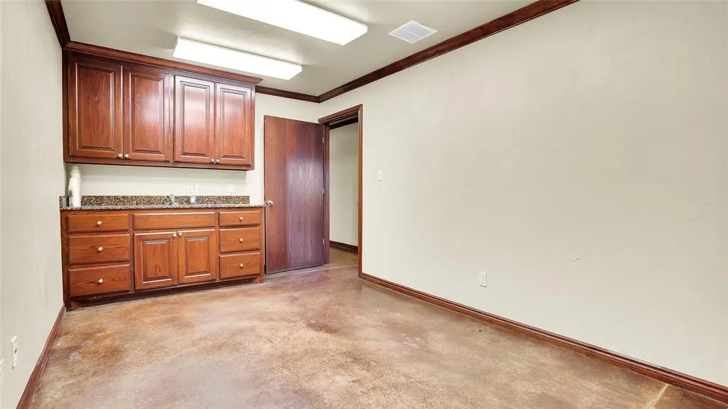 Photo 10 — 2301 S Highway 77, Pauls Valley, OK 73075