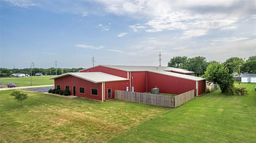 Photo 28 — 2301 S Highway 77, Pauls Valley, OK 73075