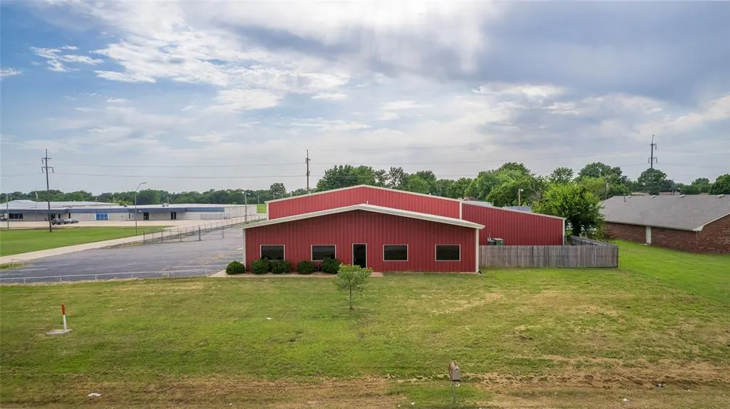 Photo 29 — 2301 S Highway 77, Pauls Valley, OK 73075