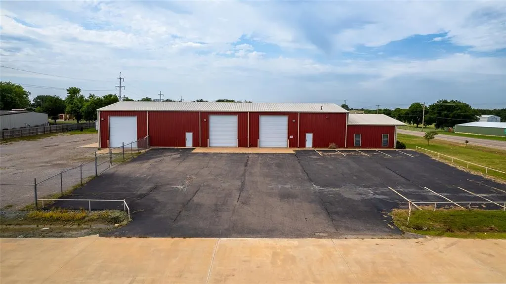 Photo 31 — 2301 S Highway 77, Pauls Valley, OK 73075