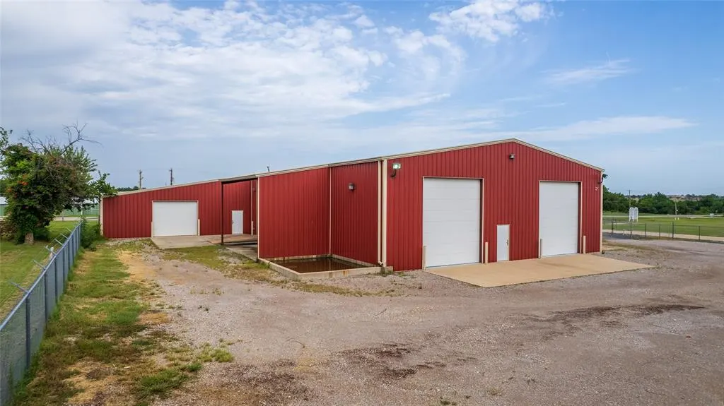 Photo 34 — 2301 S Highway 77, Pauls Valley, OK 73075