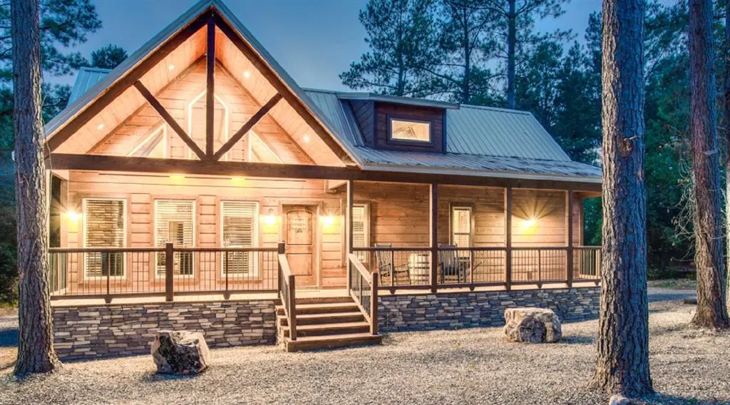 Front exterior — 222 Lost Dogwood Trail, Broken Bow, OK 74728