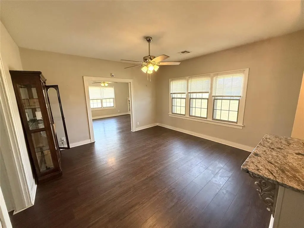 Photo 7 — 408 N Lee Street, Altus, OK 73521