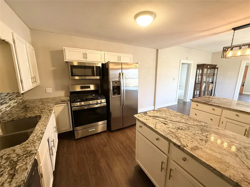Photo 10 — 408 N Lee Street, Altus, OK 73521