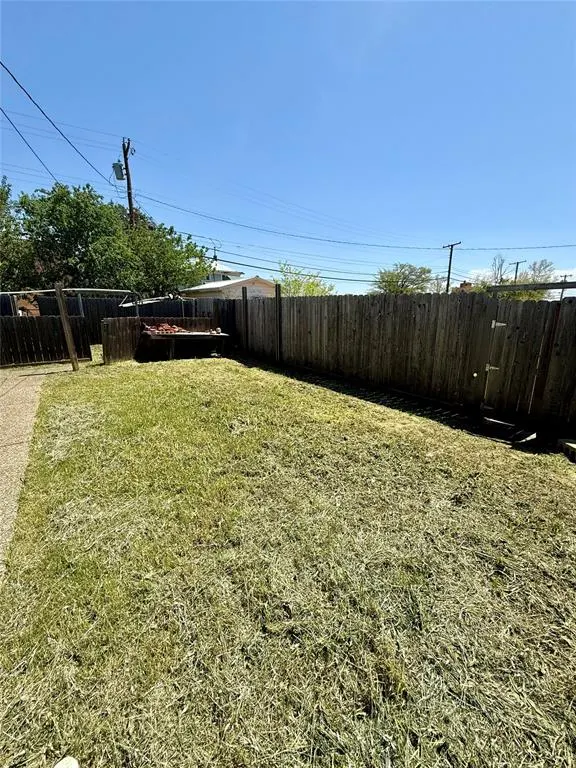 Photo 18 — 408 N Lee Street, Altus, OK 73521